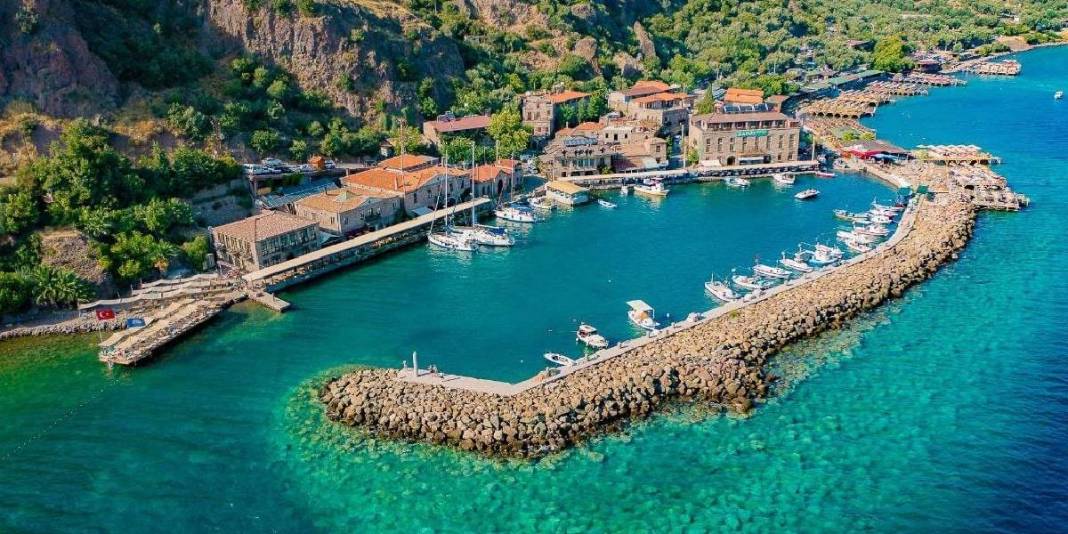 Kazdağları’nın kalbinden Ege’nin serin sularına… Burada ruhunuzu dinlendirip, zihninizi arındırın: Eşsiz koy sizi bekliyor… 1